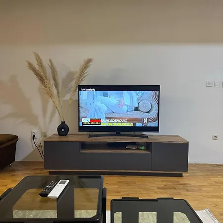 Vd 2 ,only 5 Min From Main Bus Station Apartment