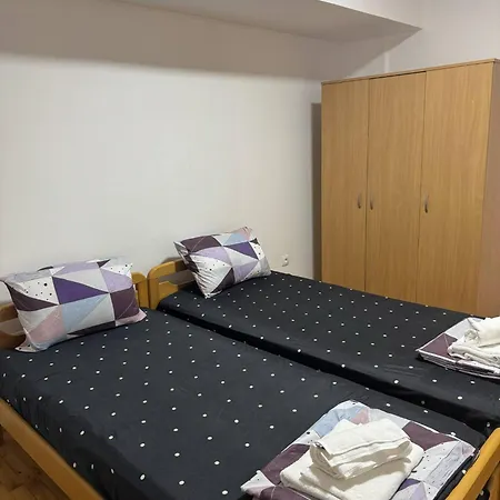 Vd 2 ,only 5 Min From Main Bus Station *