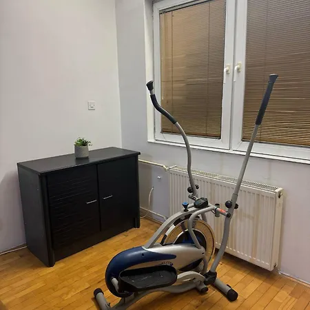 דירה Vd 2 ,only 5 Min From Main Bus Station סקופיה