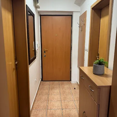 Vd 2 ,only 5 Min From Main Bus Station דירה