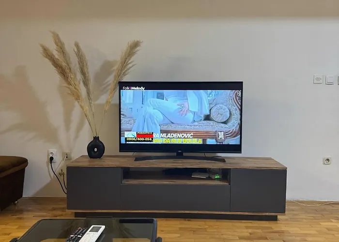 Vd 2 ,only 5 Min From Main Bus Station Apartment