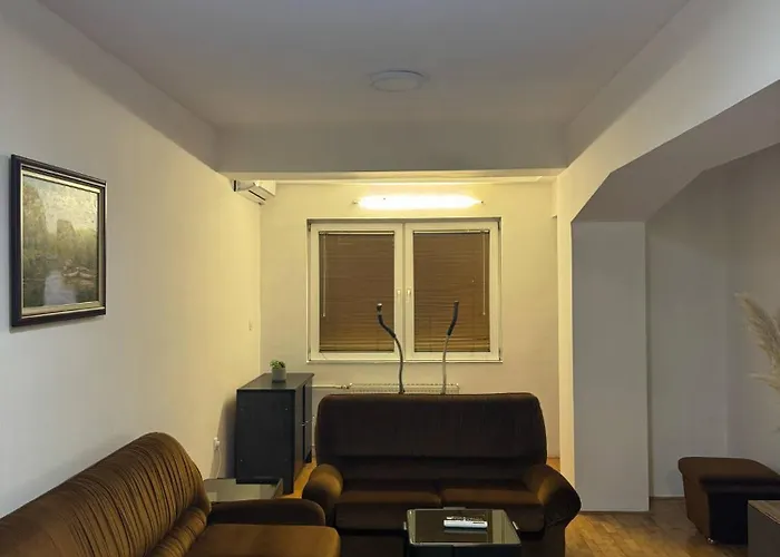 Vd 2 ,only 5 Min From Main Bus Station Apartment *