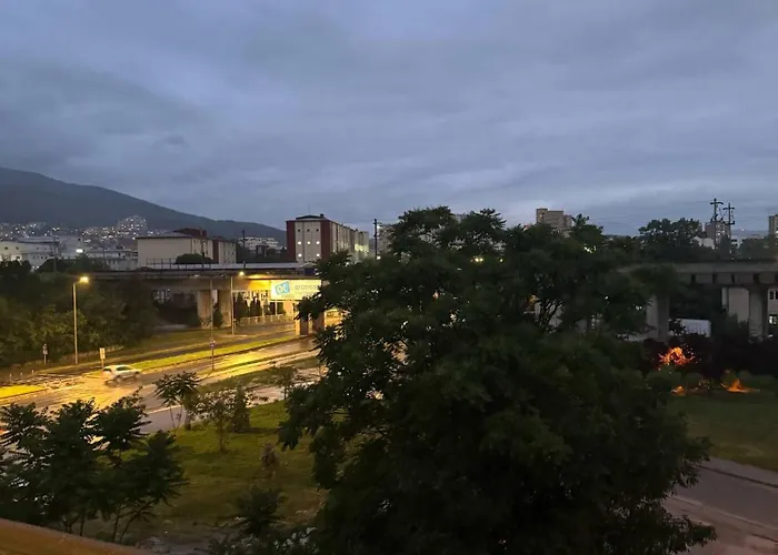 Vd 2 ,only 5 Min From Main Bus Station