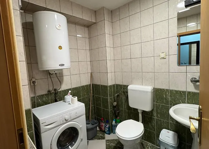 Vd 2 ,only 5 Min From Main Bus Station Apartment *